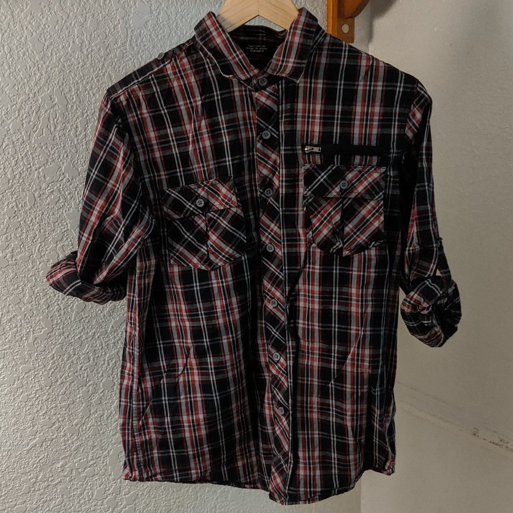Contemporary Button-Up Plaid Collared Shirt